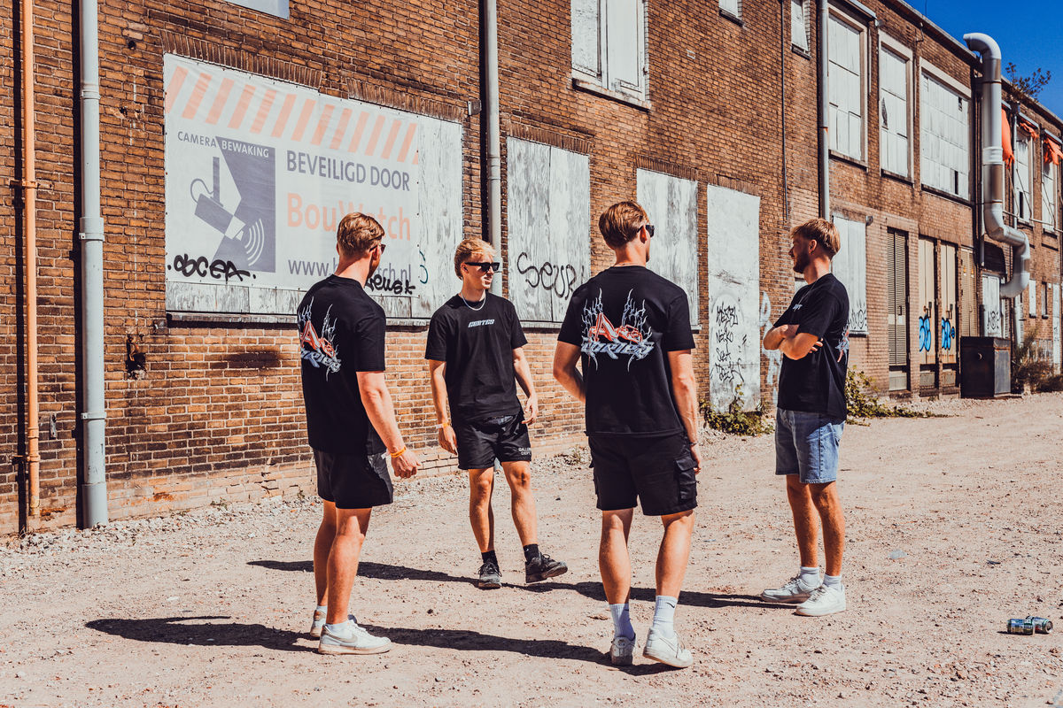 Loading... just a sec